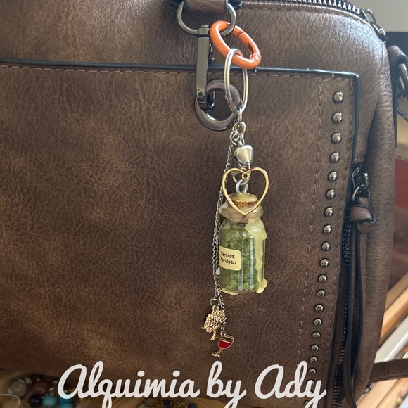 Bag charms peridot crystal bottle gemstone keychain card holder bohemian - Picture 1 of 3